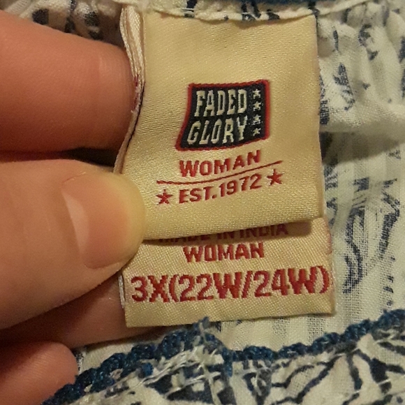 Blouse - Picture 3 of 4